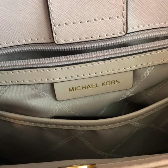 NWOT Michael Kors Large Satchel Crossbody Bag Saffiano Leather Blossom 12” X 10” - Picture 5 of 12